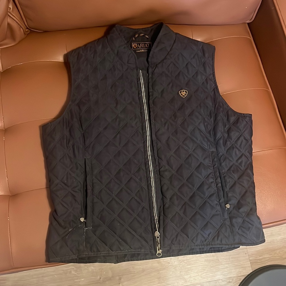 ARIAT black vest size L